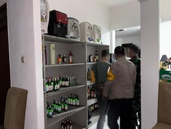 Bikin Resah Warga, Penjual Miras di Ciputat Tangsel Digerebek Polisi