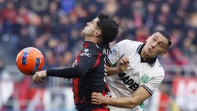 FOTO: Sassuolo Tahan Imbang AC Milan, Jay Idzes Dibuat Berjibaku