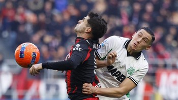 FOTO: Sassuolo Tahan Imbang AC Milan, Jay Idzes Dibuat Berjibaku