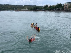 Watersport Jadi Opsi Aktivitas Seru Saat Liburan di Pangandaran
