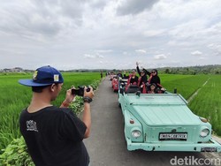 Serunya Bernostalia di Atas VW Semari Nikmati Suasana Pedesaan Kulon Progo