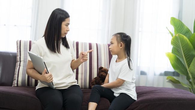 7 Cara Memperbaiki Perilaku Anak yang Tidak Sopan dan Kasar Menurut Pakar