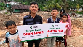 Viral Maarten Paes dan Dean James Bantu Korban Banjir Sumatra