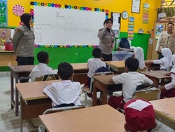 Belajar di SDN Kalibaru Kembali Normal Usai Insiden Mobil MBG Menabrak Siswa