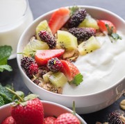 Selain Baik untuk Pencernaan, Ini 4 Manfaat Mengejutkan Yogurt untuk Kulit