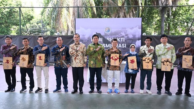 Menteri Transmigrasi M. Iftitah Sulaiman Suryanagara mengatakan Lampung yang menjadi lokasi pertama pengiriman transmigran, direncanakan menjadi daerah asal.