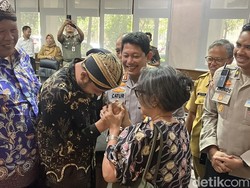Pertemuan 2 Kubu PB XIV di Balai Kota Solo Ditutup dengan Salaman Erat