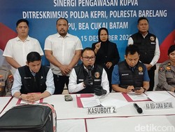 Video: 4 Orang Diamankan di Batam saat Hendak Selundupkan Uang Rp 7,7 M