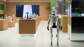 Sulap Flagship Store, Oppo Pamer Robot Bisa Kungfu di Toko