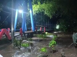 Hujan Deras, Sungai-sungai di Jember Meluap Banjiri Rumah Warga