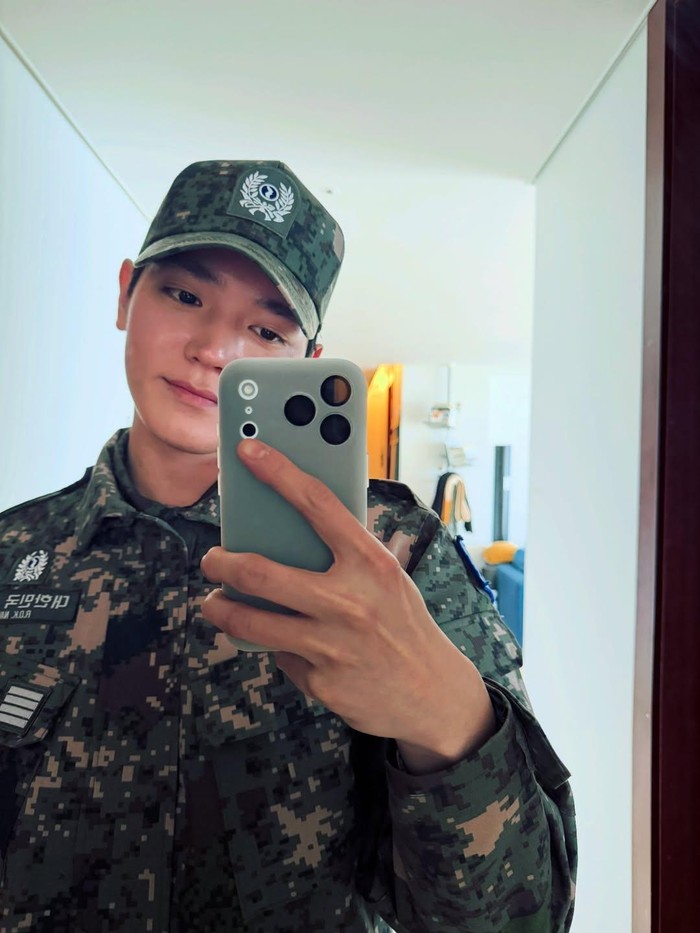 Pada Minggu, (14/12/2025), Taeyong NCT resmi menyelesaikan wajib militernya./ Foto: instagram.com/taeoxo_nct