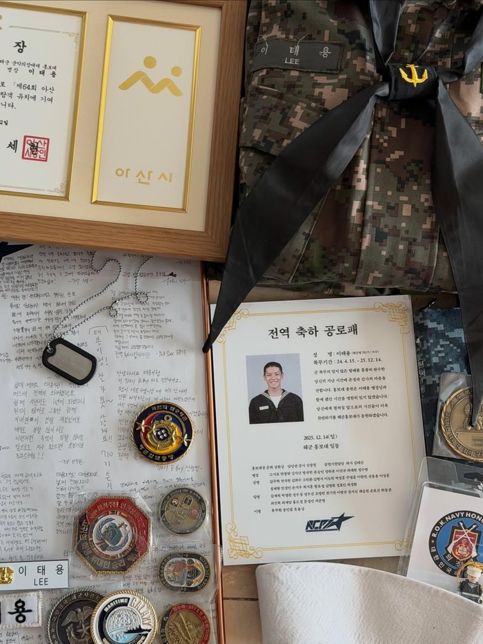 Sebelumnya, leader 'pusat' dari NCT tersebut menjalani wajib militer sejak April 2024 lalu dan bertugas di Angkatan Laut, Beauties./ Foto: instagram.com/taeoxo_nct