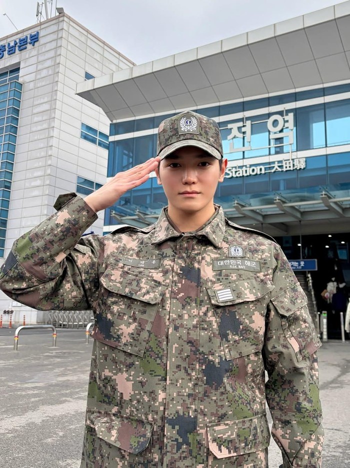 Setelah menyelesaikan wajib militernya, Taeyong NCT pun mengungkapkan rasa terima kasih kepada para fans yang setia menunggunya selama ini./ Foto: instagram.com/nct