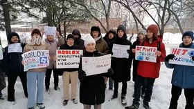 Warga Rusia Demo Putin Imbas Rusia Blokir Gim Roblox