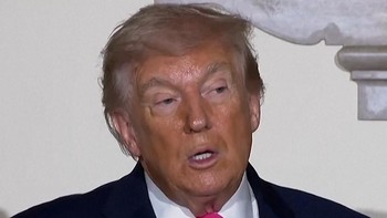 Pujian Trump untuk Aksi Heroik Ahmed Rebut Senjata Penembak di Sydney