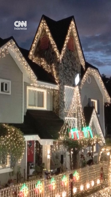 Melihat Rumah Bersalju dan Berkilau Hiasan Natal di Manila Filipina