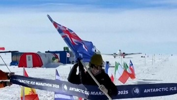 Sorotan Dunia Olahraga CNN Sport : Momen Pelari Wanita Pertama Juara Marathon di Antartika