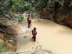 Berteduh di Bawah Jembatan, Warga Lombok Barat Hilang Terseret Banjir di Sumbawa