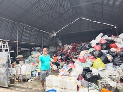 Bank Sampah di Tabanan Mampu Buat Produk Daur Ulang Bernilai Tinggi