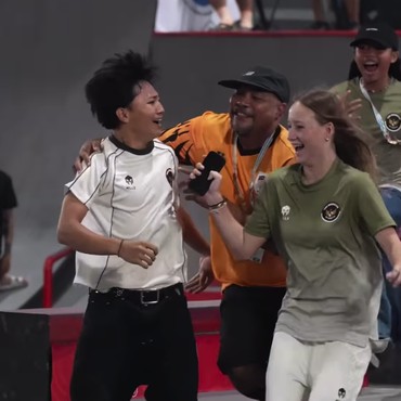 Viral Atlet Indonesia Dipeluk Ofisial Malaysia Saat Raih Emas SEA Games 2025