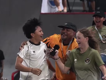 Viral Atlet Indonesia Dipeluk Ofisial Malaysia Saat Raih Emas SEA Games 2025