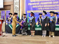 Andi Asman Beri Bantuan ke Mahasiswa Berprestasi-Kurang Mampu di UNIM Bone