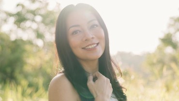 Lirik Lagu (Jangan) Jatuh Cinta - Dee Lestari