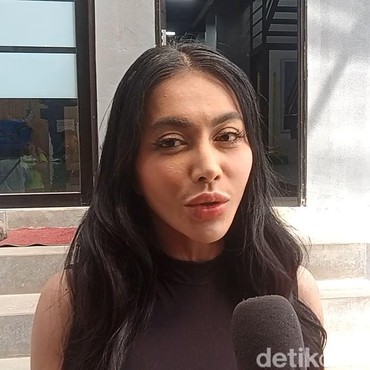 Denada Ceritakan Momen Bahagia Sang Putri Rayakan Ultah Bareng Jerry Aurum