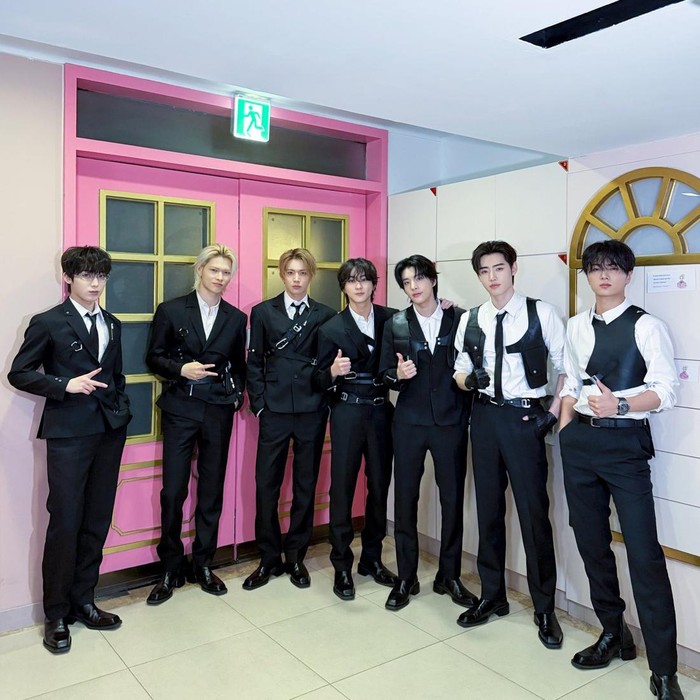 ENHYPEN akan merilis mini album ketujuh mereka yang bertajuk THE SIN : VANISH pada 16 Januari 2026. Sementara untuk pre-sale album ini sendiri telah dibuka sejak tanggal 15 Desember lalu.