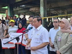 Pramono Targetkan Renovasi 350 Kios Pasar Kramat Jati Terbakar Rampung 5 Hari