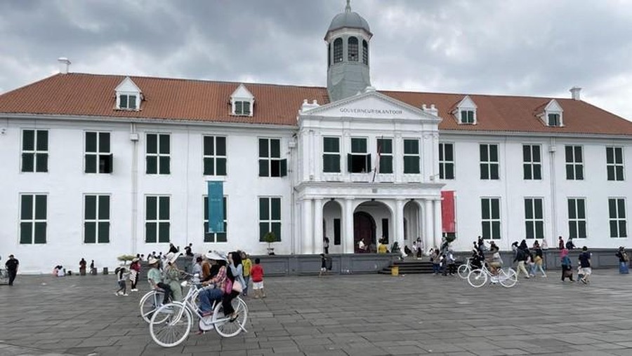 Kota Tua sering kali menjadi destinasi wisata saat liburan sekolah&period; Pasalnya&comma; anak-anak bisa menikmati sejarah dan kebudayaan Indonesia dengan harga yang murah meriah&period;