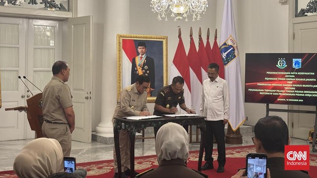 Kejaksaan dan Pemprov DKI menandantani MoU untuk penerapan hukuman pidana kerja sosial di wilayah Jakarta.