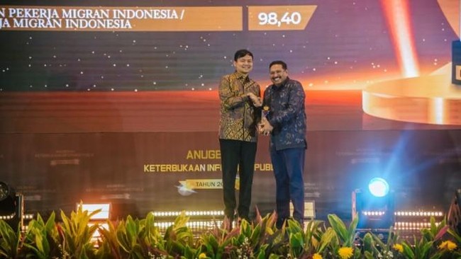 Di Anugerah Keterbukaan Informasi Publik 2025, Kemkomdigi meraih peringkat ke-3 kategori Kementerian dengan nilai 98,54, meningkat dari 2024 dengan nilai 97,60.