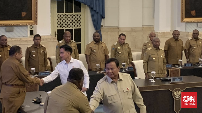 Presiden Prabowo Subianto mengingatkan kepala daerah Papua untuk tidak menggunakan dana otonomi khusus untuk perjalanan luar negeri dan fokus pada rakyat.