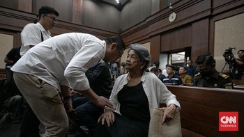 FOTO: Sidang Dakwaan Nadiem Makarim Kasus Chromebook Ditunda