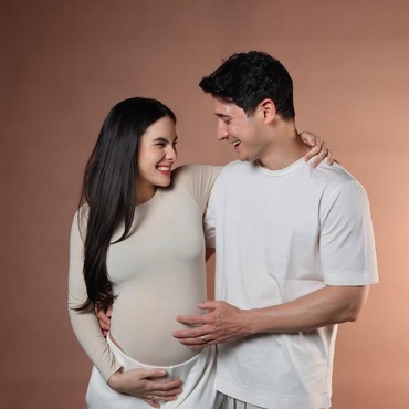 Terpaut 16 Tahun, Nino Fernandez Ungkap Sisi Positif Nikahi Steffi Zamora