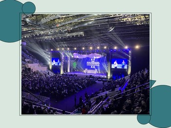 Pecah! The Founder5 Hadirkan Komedi Satir Bikin Istora Senayan Penuh Tawa