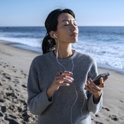 Tak Selalu sedang Sedih, Ini 8 Ciri Kepribadian Orang yang Suka Musik Mellow