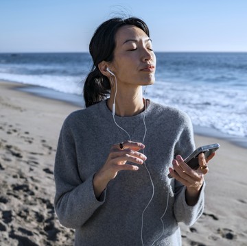 Tak Selalu sedang Sedih, Ini 8 Ciri Kepribadian Orang yang Suka Musik Mellow