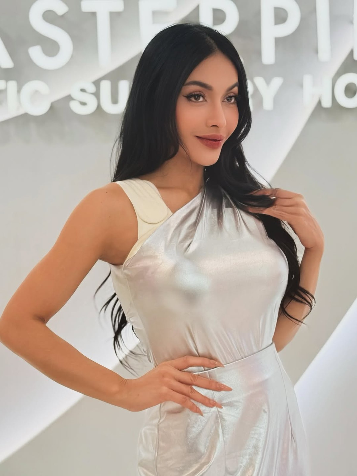 Denada usai melakukan prosedur operasi payudara di Thailand&period;