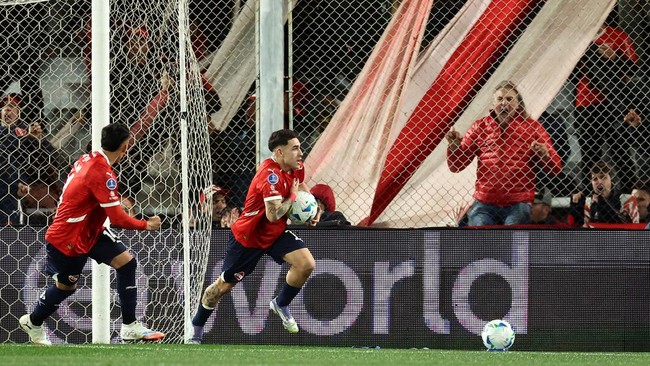 Berikut tiga pemain yang masuk daftar teratas peraih FIFA Puskas Award 2025.