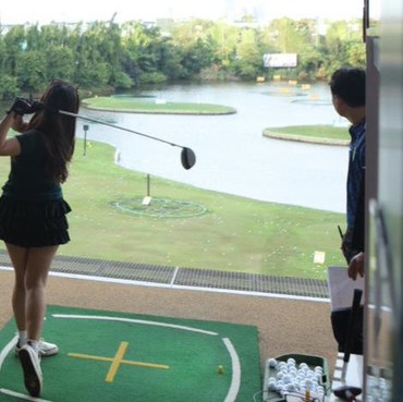 Cara Olahraga Golf Tarik Minat Gen Z Perempuan