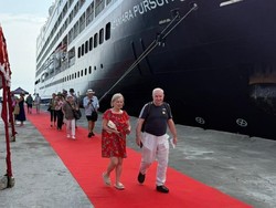 Kapal Pesiar Azamara Pursuit Sandar di Celukan Bawang, Bawa Ratusan Turis