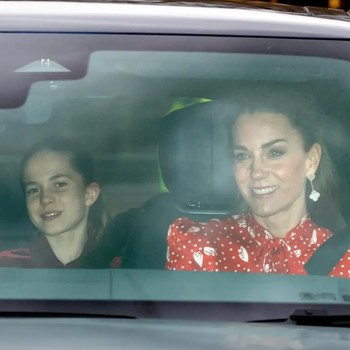 Mother-Daughter Moment, Kate Middleton dan Putri Charlotte Matching Outfit di Pre-Christmas Lunch