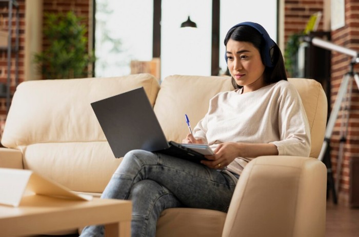 Capricorn cenderung bermain aman dan berpikir realistis. Mereka percaya proses dan kesabaran akan membawa hasil terbaik./ Foto: freepik.com/DC Studio