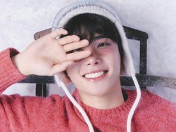 Lirik Lagu 12:25 (Clock) - Astro MJ