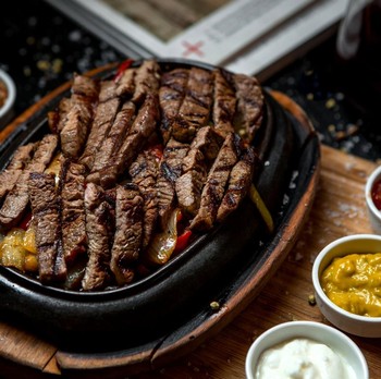 Dianggap Bikin Sial, Ini 6 Daftar Makanan Pantangan saat Perayaan Tahun Baru