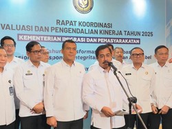 Menteri Agus Minta Paspor Disederhanakan Jadi 1 Jenis, Target Berlaku 2027