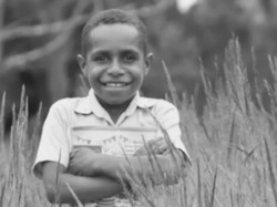 Bocah Papua Rela Kubur Mimpi Liburan di Pantai Demi Bantu Korban Bencana Sumatera