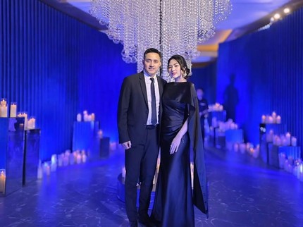 5 Potret Cica Andjani dan Suami Ricky Soebagja yang Terpaut Usia 26 Tahun, Baru Saja WIsuda